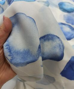 Голубая плательная Итальянская вискоза с акварельным принтом в розницу и оптом купить недорого