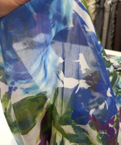 Яркий хлопок с шелком с цветами из Италии купить в розницу недорого