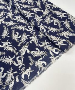 Принтованный синий хлопок с белыми цветами купить в розницу недорого