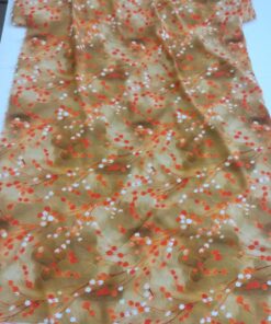 Коричневая вискоза с принтом мелких веток и листьев популярные ткани 2024 года из пинтерест