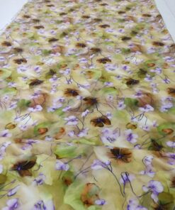Вискоза с принтом полевых цветов на бежево-зеленом фоне трендовые ткани купить онлайн с доставкой