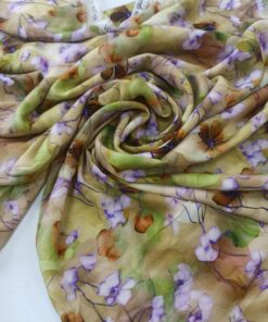 Вискоза с принтом полевых цветов на бежево-зеленом фоне в розницу и оптом купить недорого