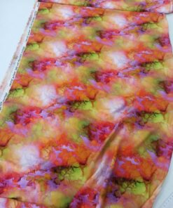 Яркая вискоза с красно-оранжевым принтом трендовые ткани купить онлайн с доставкой по России