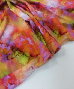 Яркая вискоза с красно-оранжевым принтом трендовые ткани купить онлайн с доставкой