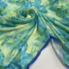 Плательная вискоза с зелено-синим цветочным принтом популярные ткани 2024 года из пинтерест