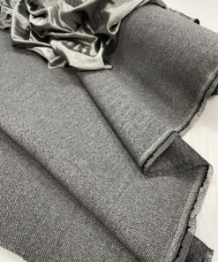 Серая черная пальтовая ткань в елочку от Hugo Boss купить в розницу недорого