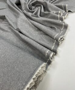 Серая костюмная шерсть (твид в клетку) от Hugo Boss трендовые ткани купить онлайн с доставкой