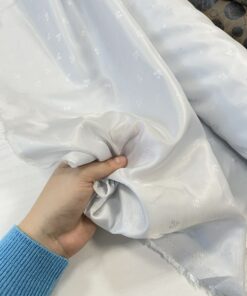 Бело-голубая подкладочная вискоза с мелкими цветочками популярные ткани 2024 года из пинтерест