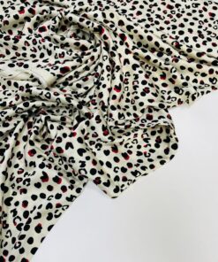 Шелковистая молочная вискоза с принтом пятен-сердечек интернет магазин с доставкой по всей РФ