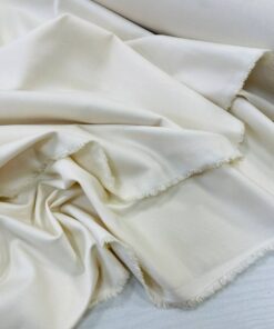 Молочная костюмная поливискоза от Max Mara популярные ткани 2024 года из пинтерест