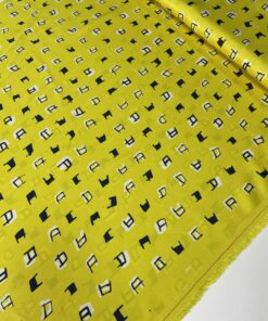 Желтая шелковистая вискоза с принтом из Италии купить в Москве со склада недорогие ткани с доставкой