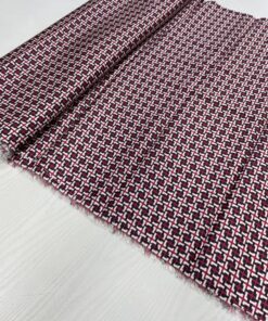 Шелковистая вискоза с абстрактным черно-красным принтом купить в интернет-магазине в Москве