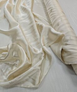 Подкладочная вискоза Max Mara молочного цвета купить в Москве со склада недорогие ткани с доставкой