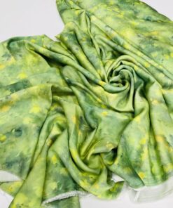 Принтованная желто-зеленая шелковистая вискоза упить в розницу недорого