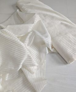 Итальянский Хлопок с шелком молочного цвета купить в Москве со склада недорогие ткани с доставкой