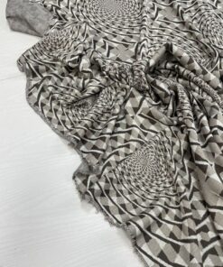 Принтованный бежево-коричневый джерси с графическим принтом