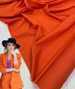 Яркая красивая шерсть цвета мандарина от Escada