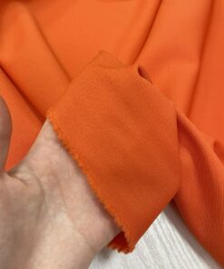 Яркая красивая шерсть цвета мандарина от Escada