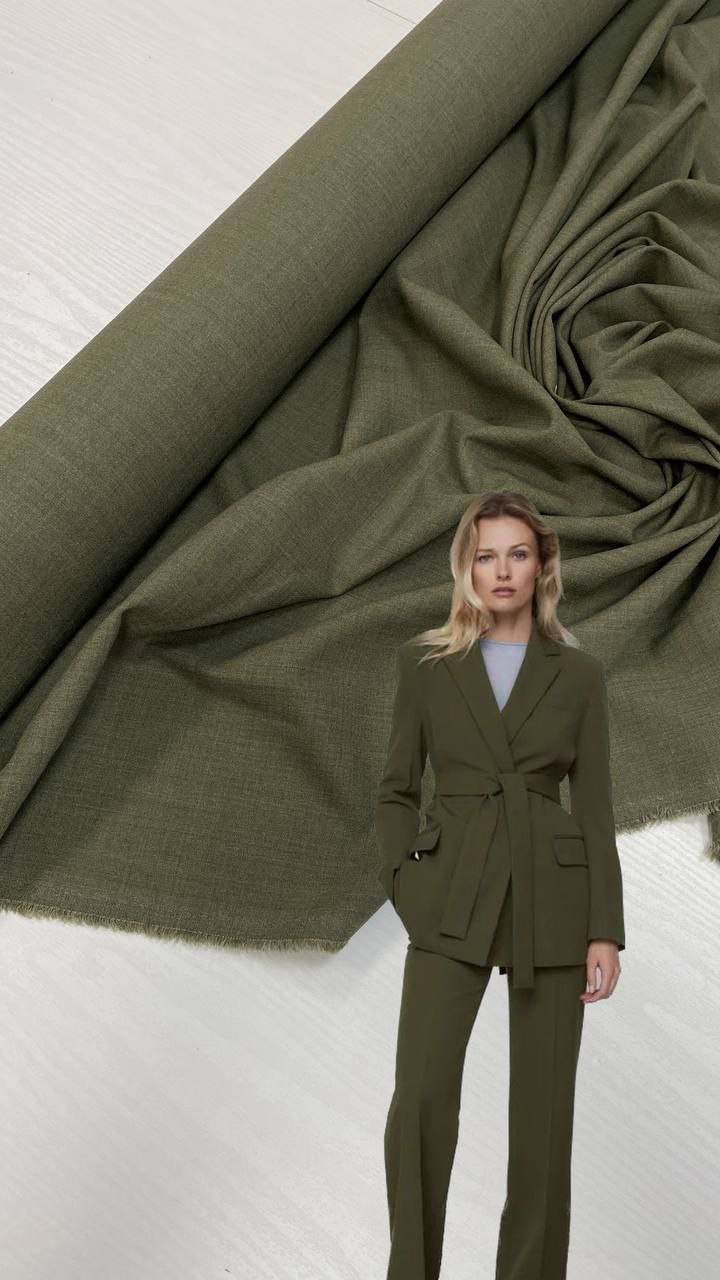 2025-10-13 13.00.01 Костюмная полушерсть с брендового стока Escada популярные ткани 2025 года из пинтерест