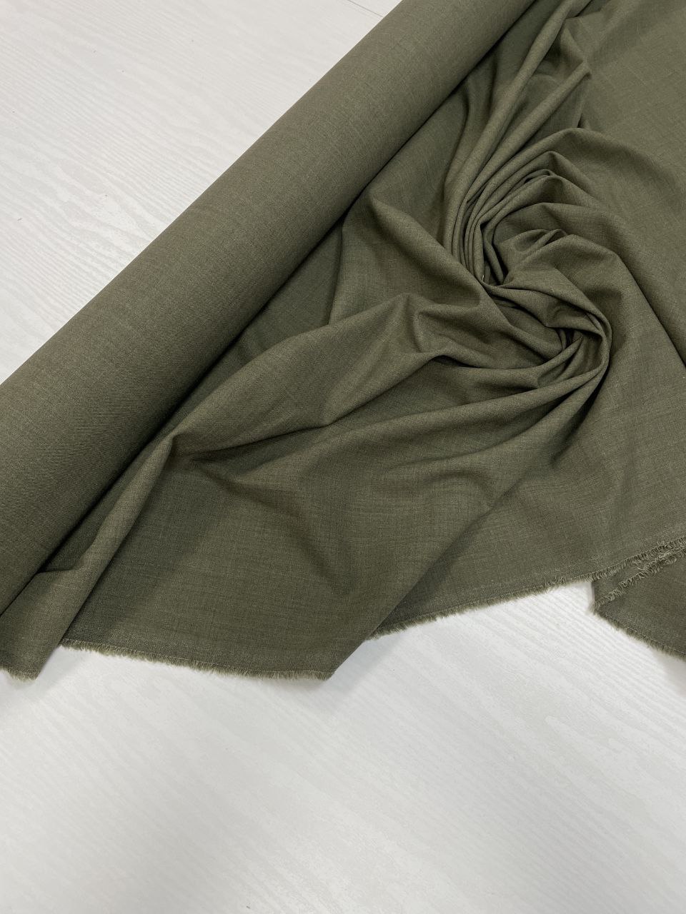 2025-10-13 13.00.08 Костюмная полушерсть с брендового стока Escada интернет магазин с доставкой по всей РФ