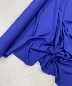 Костюмная ярко-синяя поливискоза от Hugo Boss популярные ткани 2025 года из пинтерест