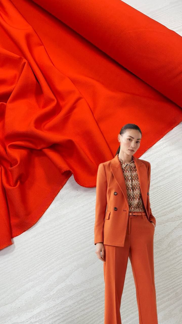 2025-10-13 13.00.28 Костюмная красно-оранжевая поливискоза от Hugo Boss интернет магазин с доставкой по всей РФ
