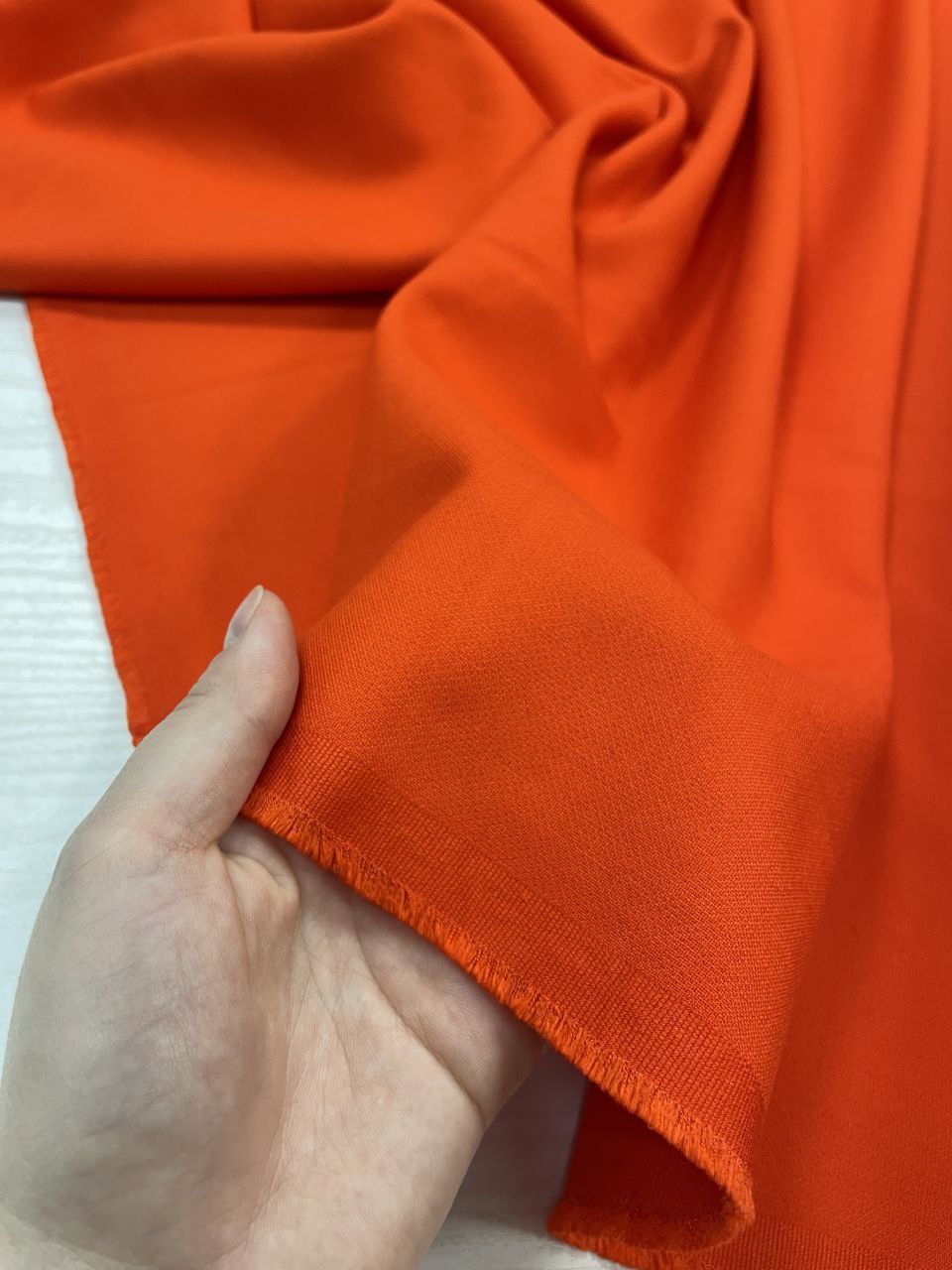 2025-10-13 13.00.30 Костюмная красно-оранжевая поливискоза от Hugo Boss купить в розницу недорого