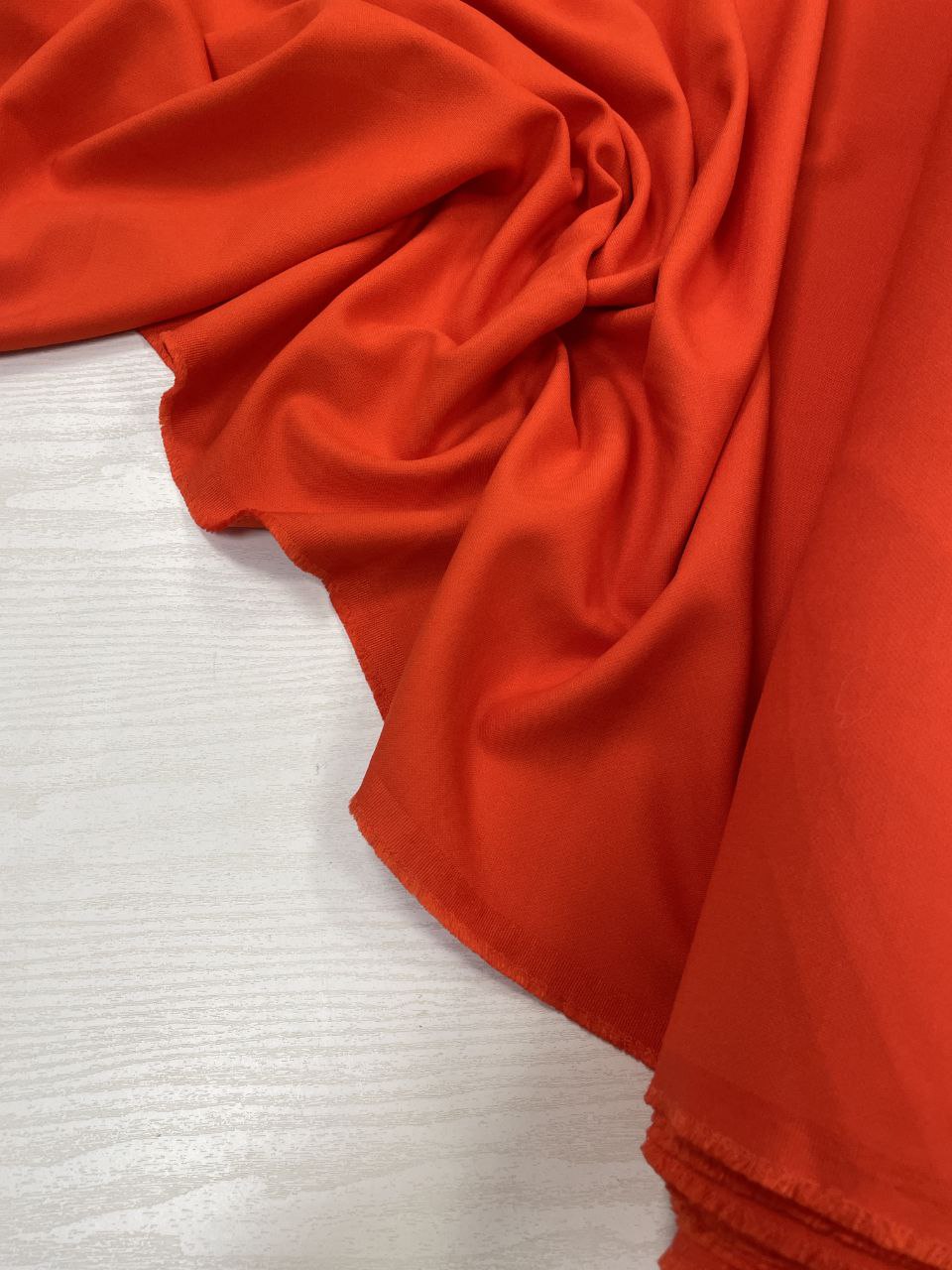 2025-10-13 13.00.32 Костюмная красно-оранжевая поливискоза от Hugo Boss в розницу и оптом купить недорого