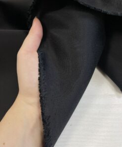 Плотное кади чёрного цвета от Escada популярные ткани 2025 года из пинтерест