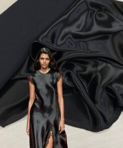 Роскошное черное кади от Escada похожее на атласный шелк интернет магазин с доставкой по всей РФ