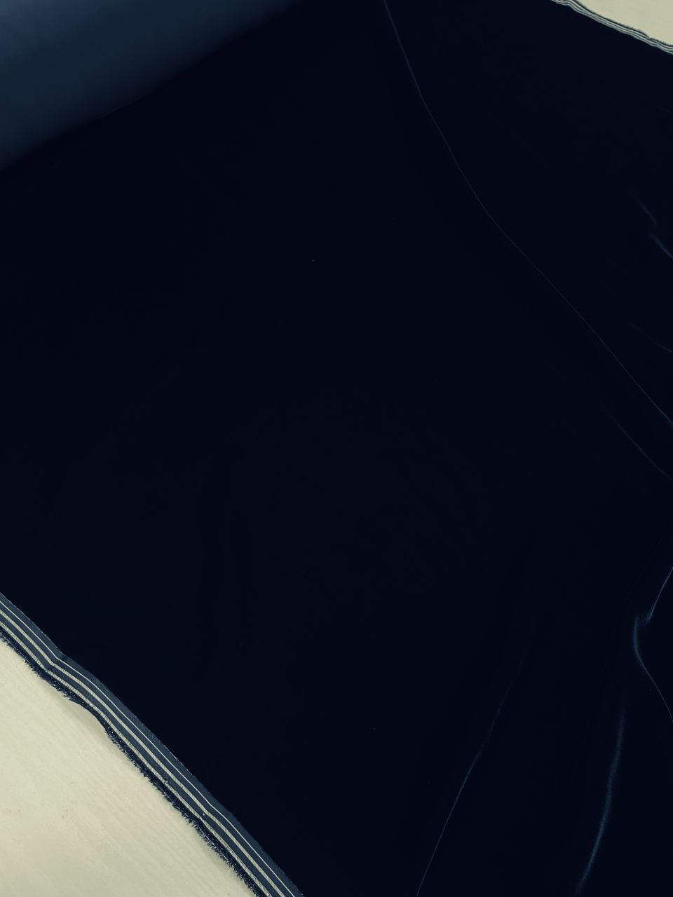 2025-11-07 13.55.19 Вискозный мягкий бархат синего цвета из Италии интернет магазин с доставкой по всей РФ