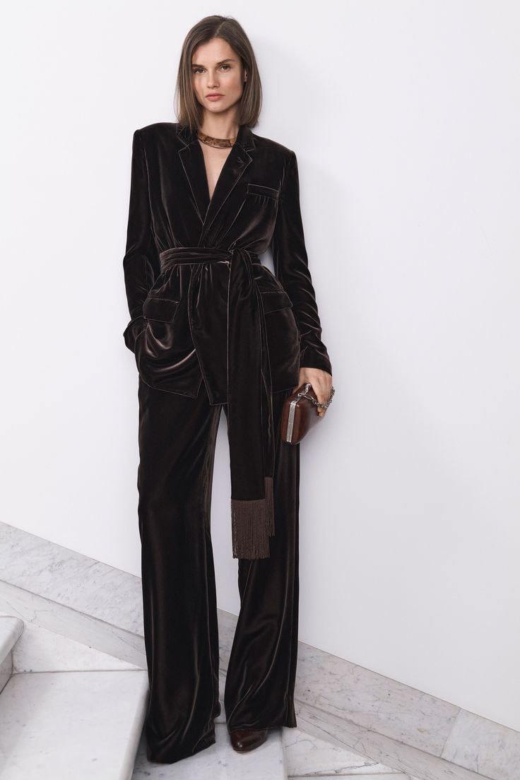 2026-03-20 15.36.05 Balenciaga роскошный черный бархат из Италии трендовые ткани купить онлайн с доставкой