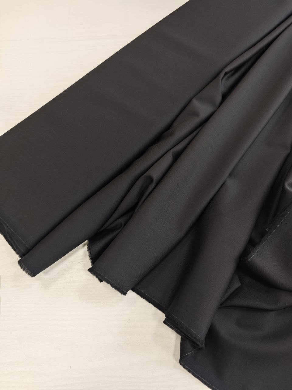 2026-03-20 15.50.34 Костюмная шерсть Ralph Lauren чёрного цвета трендовые ткани купить онлайн с доставкой