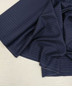 Костюмная темно-синяя шерсть в полоску от Hugo Boss популярные ткани 2026 года из пинтерест