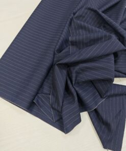 Костюмная темно-синяя шерсть в полоску от Hugo Boss трендовые ткани купить онлайн с доставкой