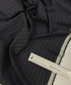 Костюмная черная шерсть в полоску от Hugo Boss трендовые ткани купить онлайн с доставкой