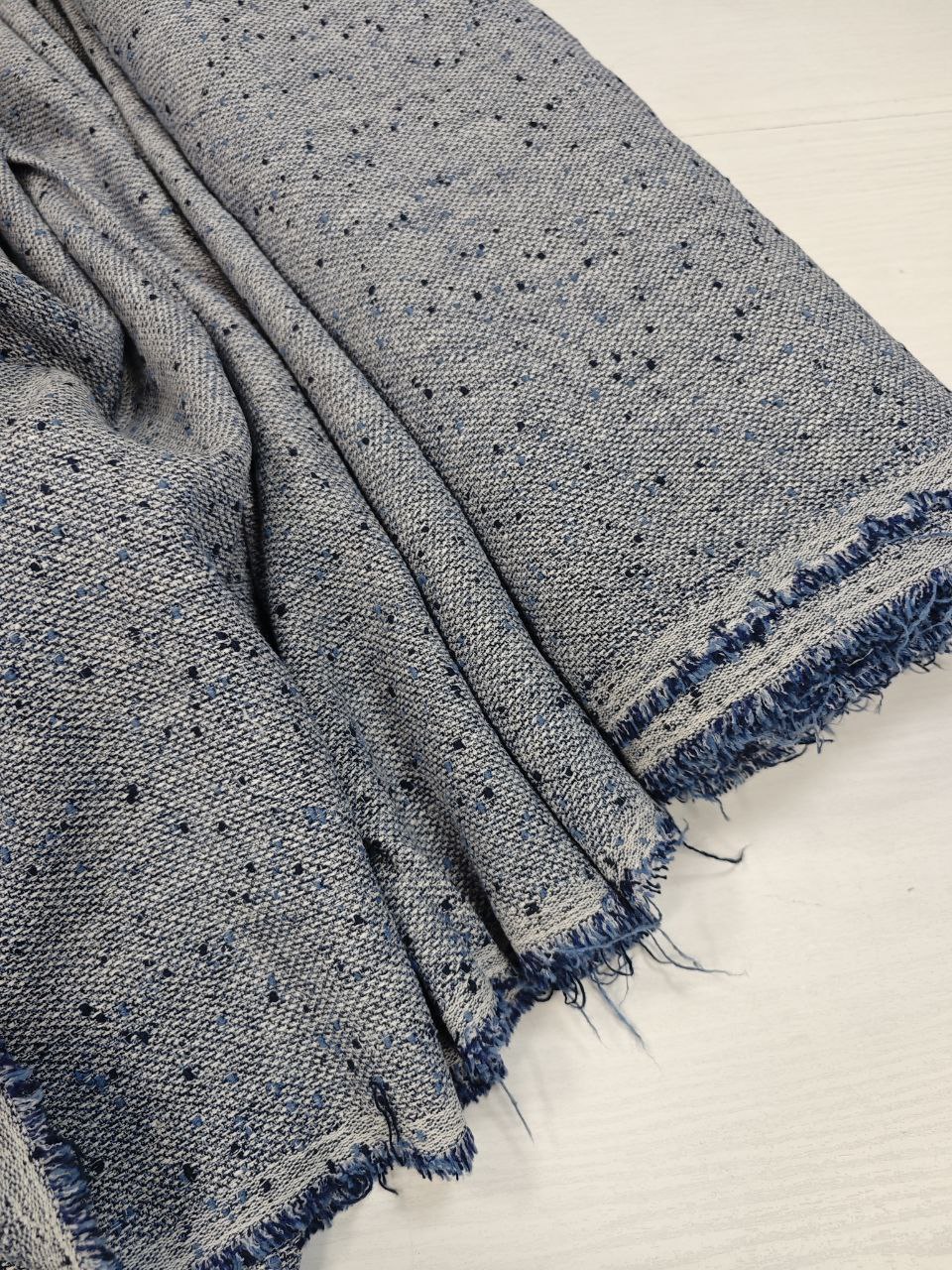 2026-03-20 15.51.49 Сине-голубой льняной твид Max Mara купить в Москве со склада недорогие ткани с доставкой