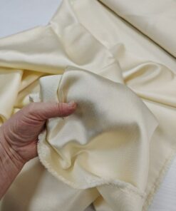 Шёлк смесовый цвета сливочного масла