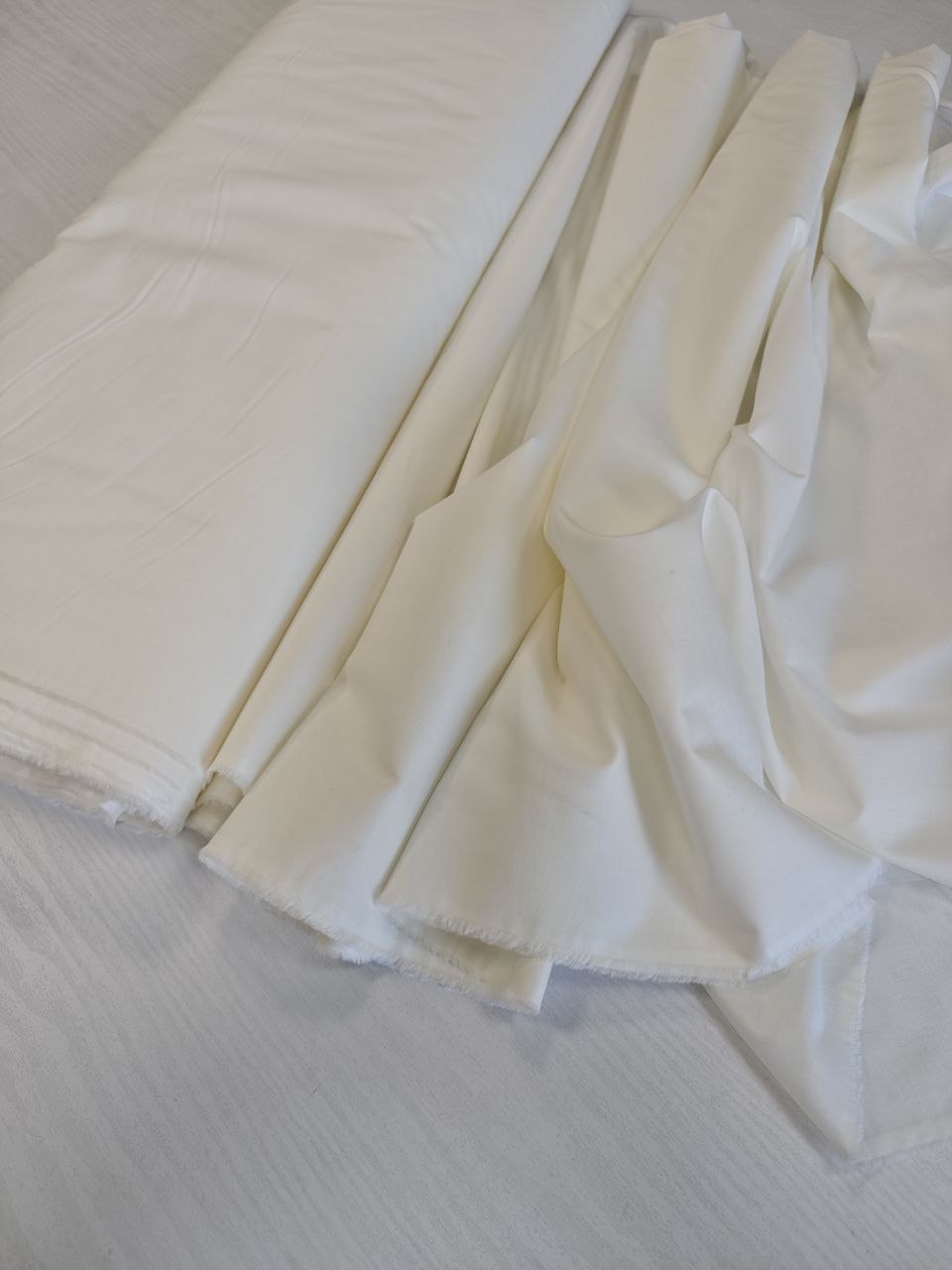 2026-03-22 18.38.27 Итальянская 100% вискоза бело-молочного цвета популярные ткани 2026 года из пинтерест