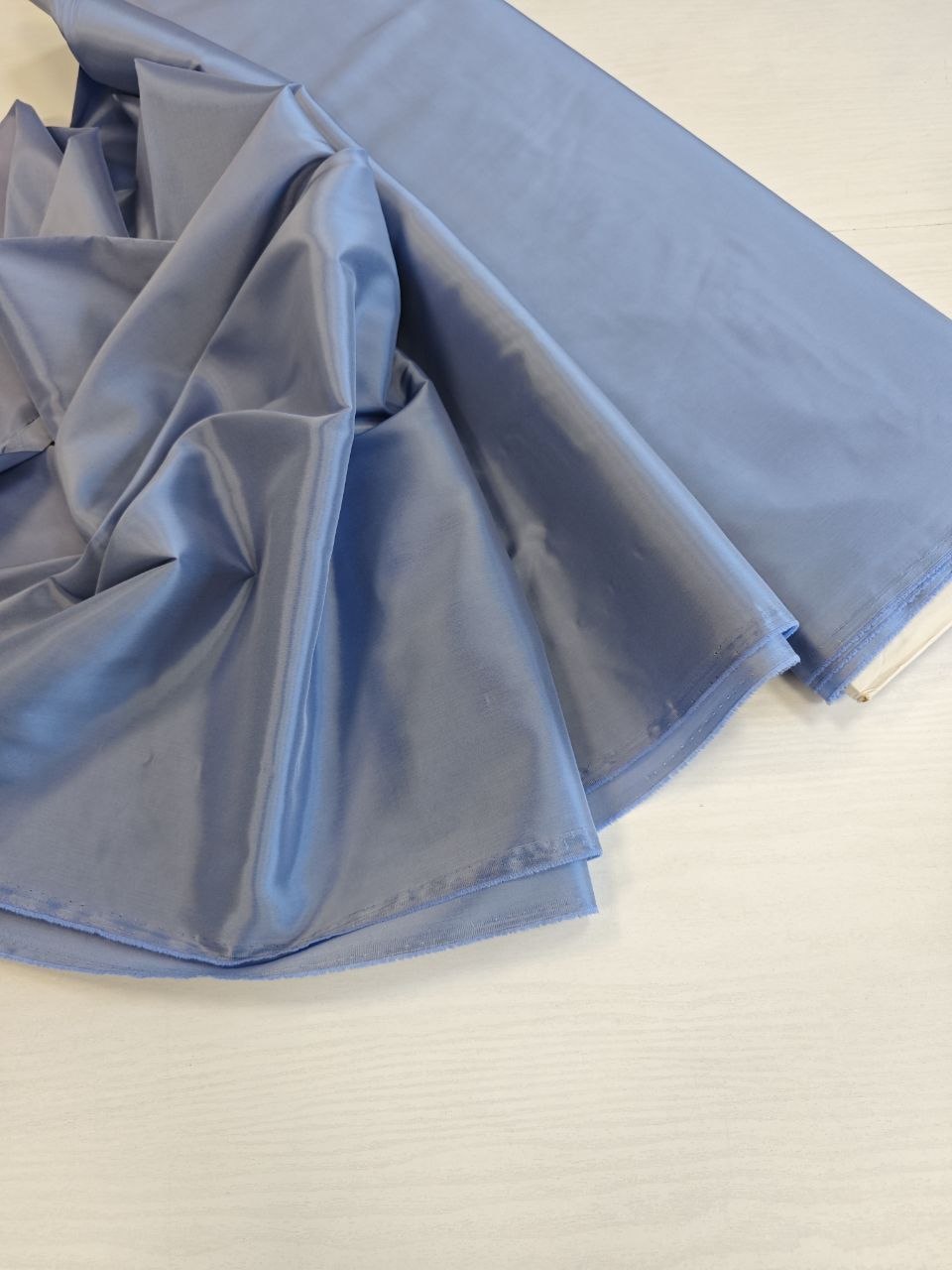 2026-04-02 21.45.51 Голубая Итальянская подкладочная вискоза с эластаном