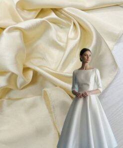 Шёлк смесовый, красивого цвета " сливочное масло"