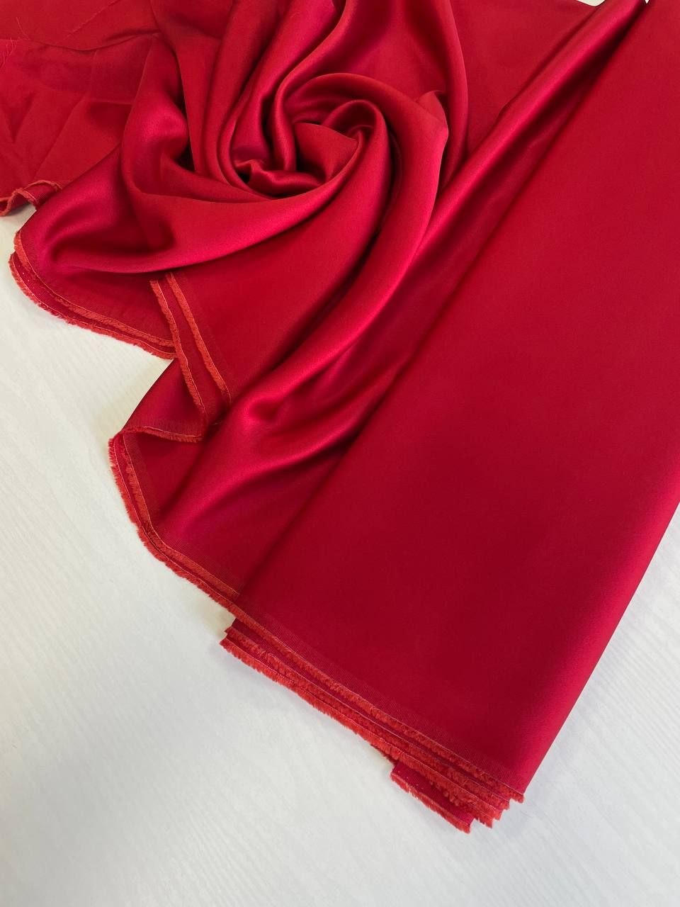 2026-04-14 19.56.06 Итальянское кади насыщенного красного цвета купить недорого в интернет-магазине в Москве в розницу по оптовой цене