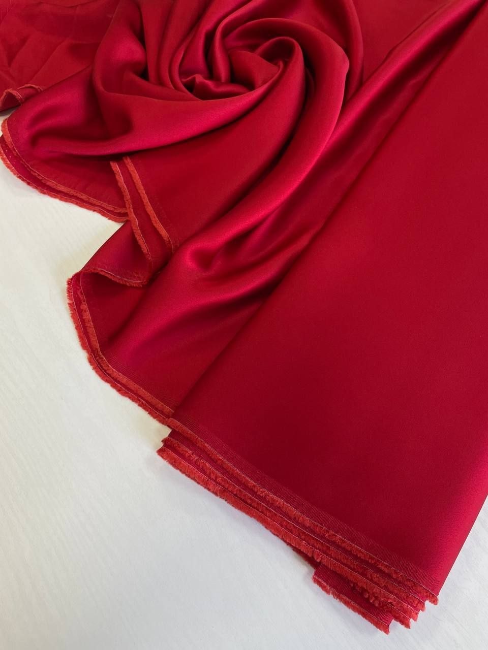 2026-04-14 19.56.13 Итальянское кади насыщенного красного цвета в розницу и оптом купить недорого