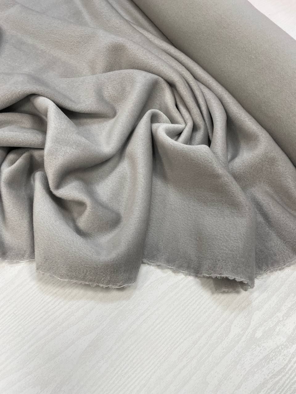 2026-10-08 16.38.11 Пальтовая светло-серая шерсть с кашемиром от Max Mara популярные ткани 2026 года из пинтерест