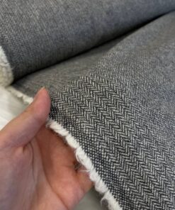 Костюмная шерсть Hugo Boss твид в мелкую елочку купить в розницу недорого