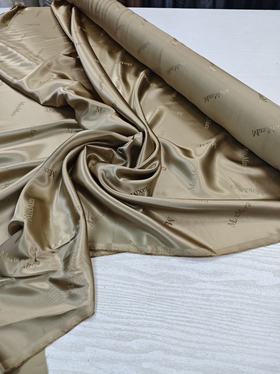 2026-10-12 19.18.17 Светло-бежевая 100% вискоза для подкладки от Max Mara купить недорого в интернет-магазине в Москве в розницу по оптовой цене